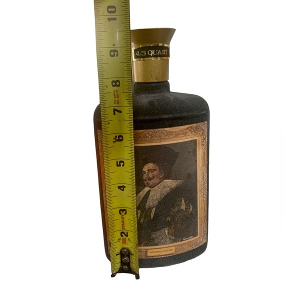 VINTAGE (1966) Beam’s Choice Collector's Laughing Cavalier Liquor Decanter - Picture 7 of 8